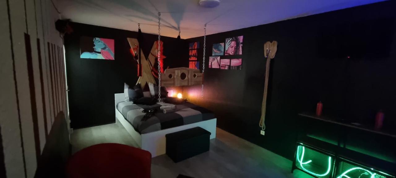 Le Coin Des Desirs Bdsm Leilighet Strasbourg Eksteriør bilde